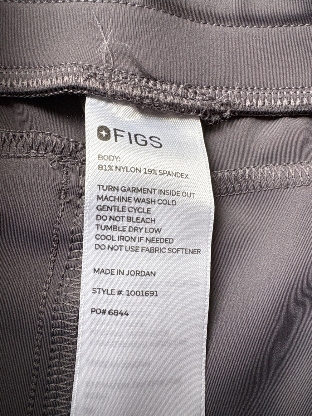 Women’s FIGS Salina High-Rise Wide-Leg Scrub Trouser and Sona V-Neck Top - set - Picture 8 of 13